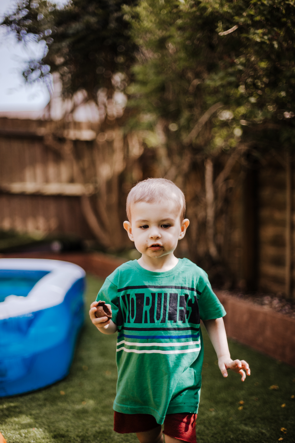Getting a blurry background with a moving subject
