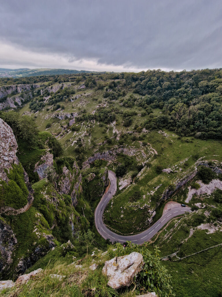 How to Take Good Hiking Photos (Even On Your Phone)