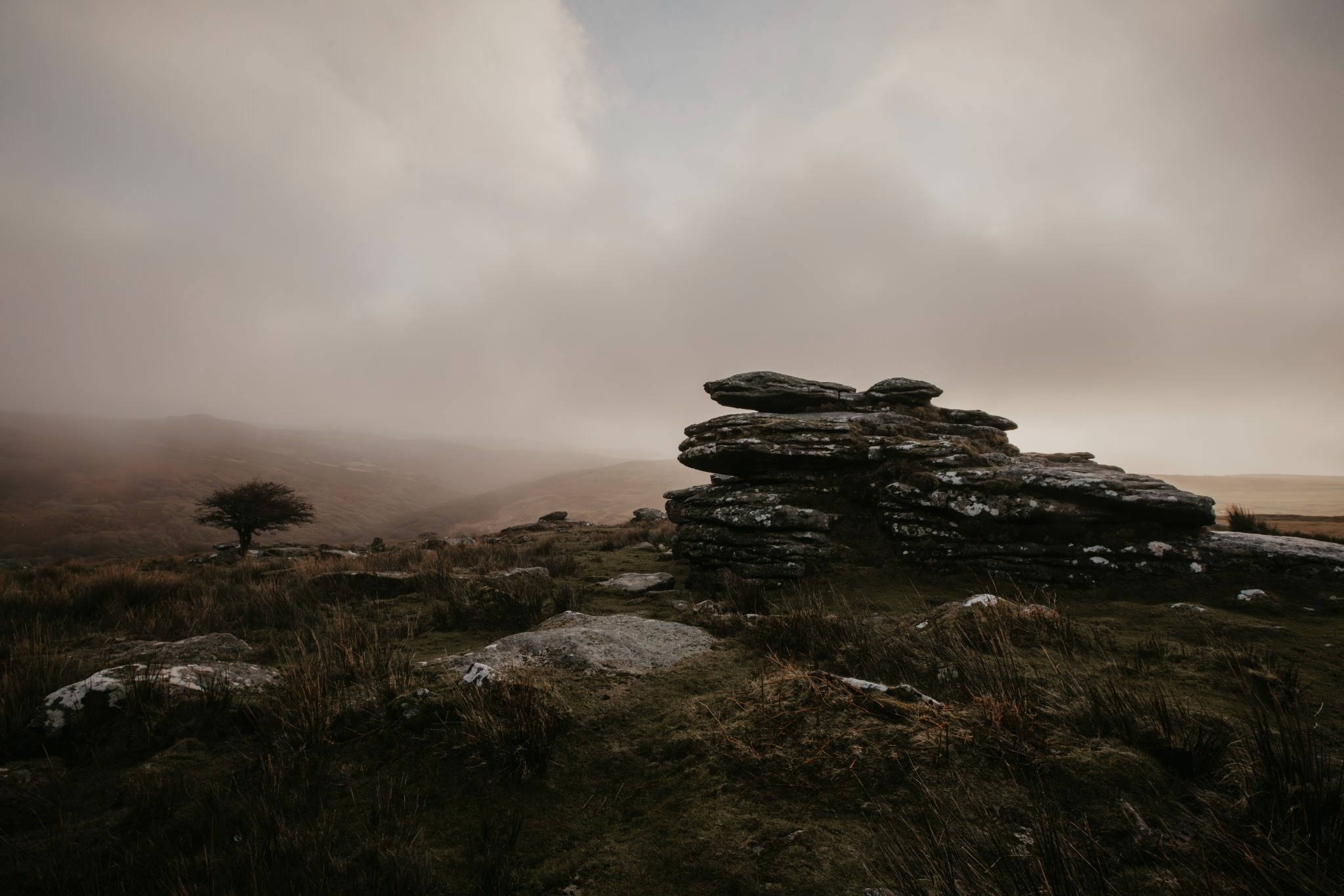 How to take good hiking photos - Dartmoor in the clouds